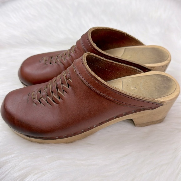 No. 6 Heidi Woven Clog - Picture 7 of 8